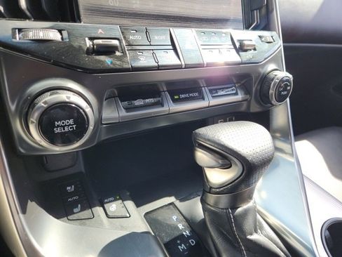 Used 2023 Lexus LX 600 F Sport image 33