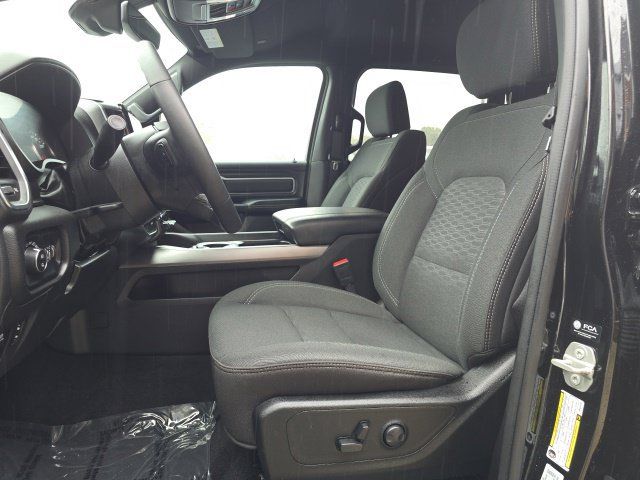 Used 2025 RAM 1500 Big Horn AWD/4WD image 9