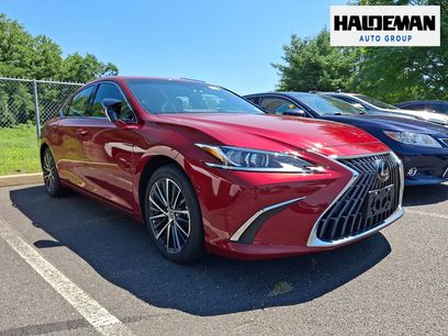 Used 2025 Lexus ES 350 w/ Premium Package