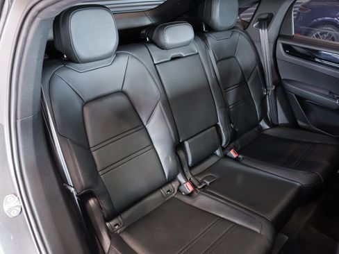 Certified 2023 Porsche Cayenne S image 6