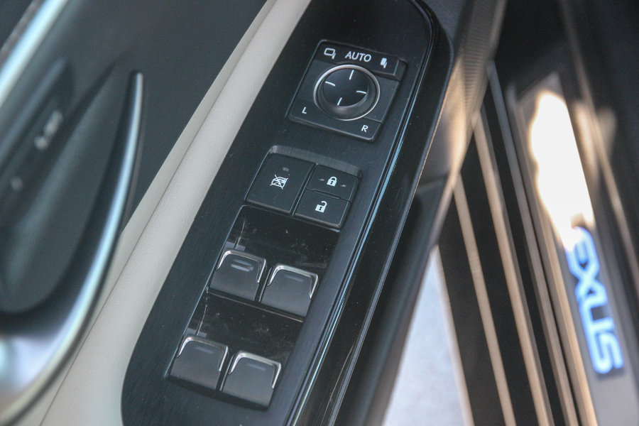 Certified 2024 Lexus ES 300h w/ Premium Package FWD image 22