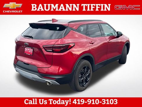 Used 2024 Chevrolet Blazer LT w/ Convenience Package FWD image 3