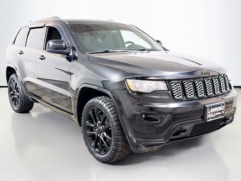 Used 2020 Jeep Grand Cherokee Altitude AWD/4WD image 3