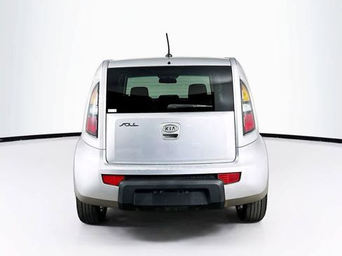 Used 2010 Kia Soul + w/ Audio Pkg FWD image 5