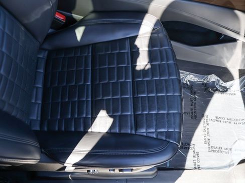 Used 2021 Cadillac Escalade Premium Luxury Platinum image 39