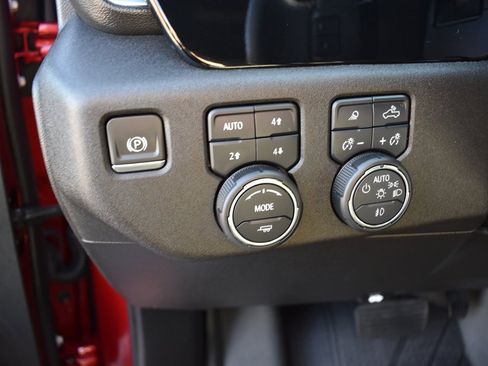 Certified 2024 Chevrolet Silverado 1500 High Country w/ Z71 Off-Road Package image 15