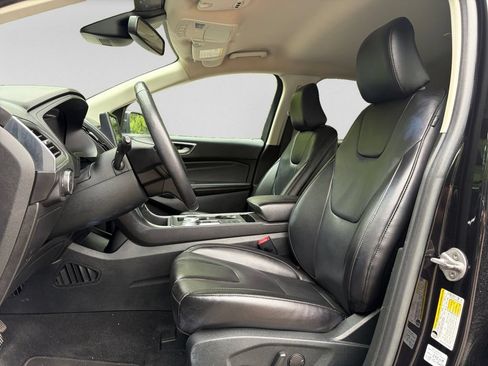 Used 2022 Ford Edge Titanium AWD/4WD image 15