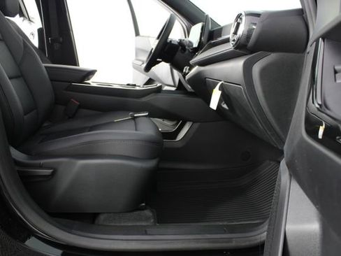 New 2026 Chevrolet Equinox LT w/ Convenience Package II FWD image 21