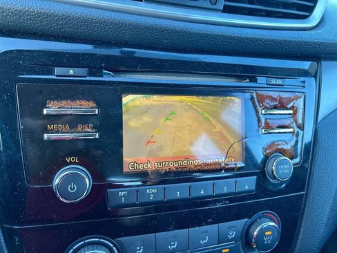 Used 2015 Nissan Rogue S FWD image 22