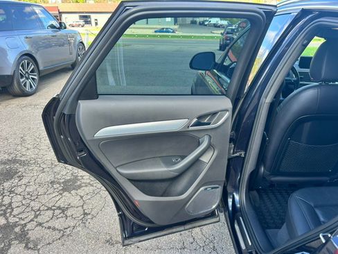 Used 2015 Audi Q3 2.0T Prestige w/ Prestige Package image 17