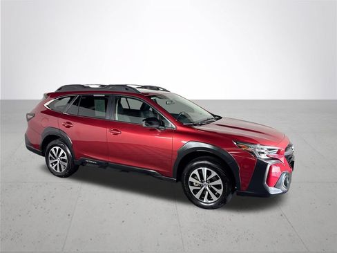 Certified 2025 Subaru Outback Premium AWD/4WD image 5