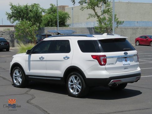 Used 2017 Ford Explorer Limited FWD image 11