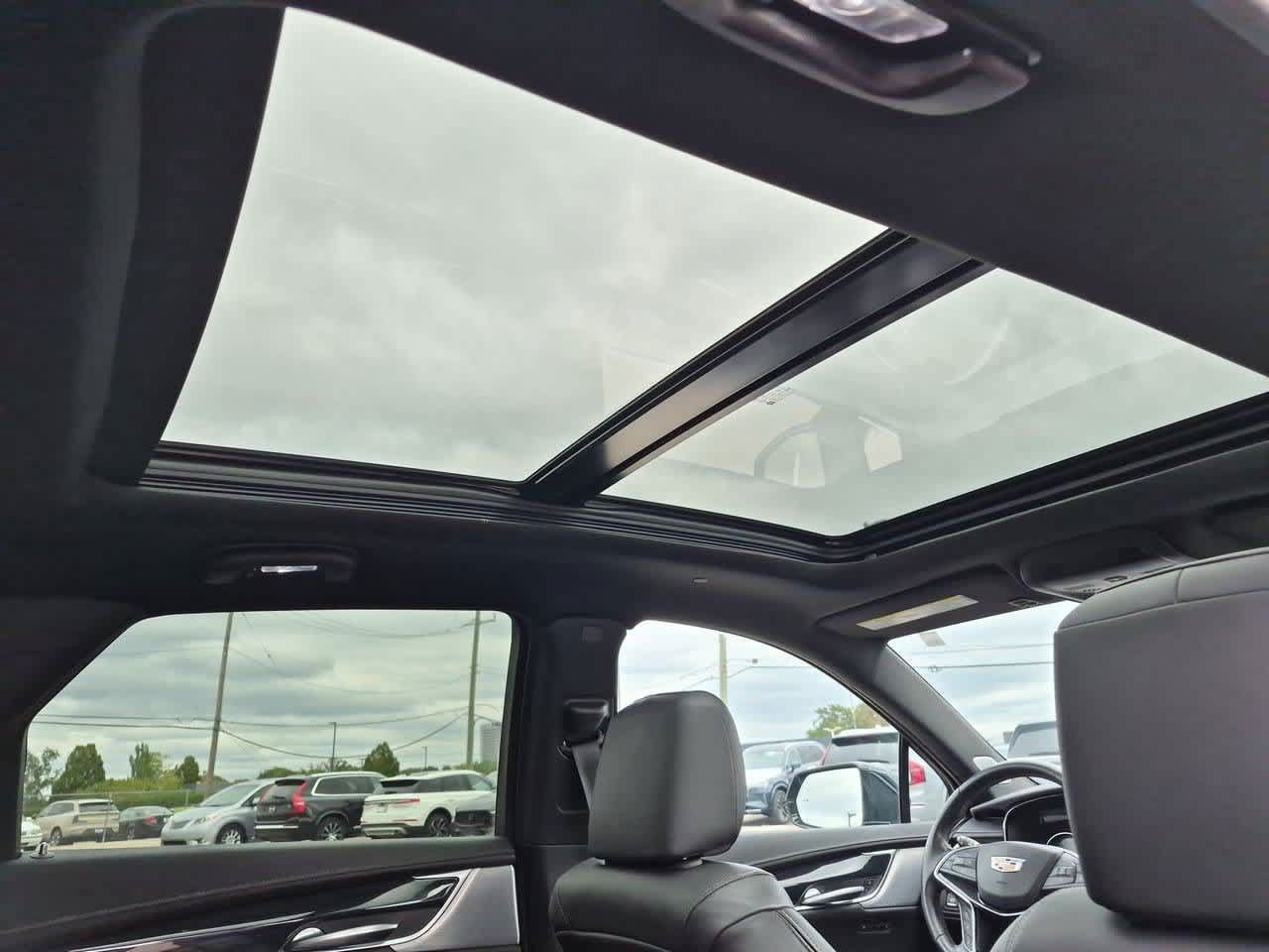 Used 2025 Cadillac XT5 Premium Luxury AWD/4WD image 22