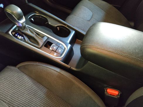 Used 2020 Hyundai Santa Fe SEL image 26