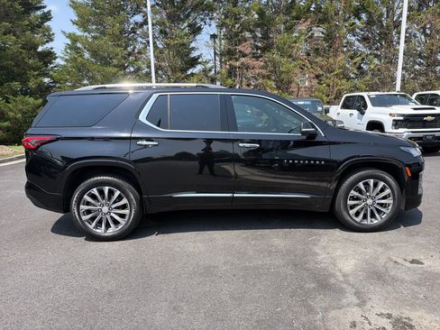 Used 2023 Chevrolet Traverse Premier AWD/4WD image 11