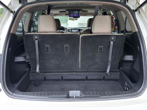 Used 2017 Honda Pilot Touring image 36