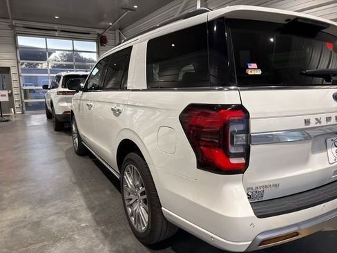 Certified 2024 Ford Expedition Platinum image 8
