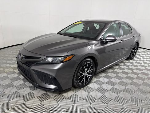 Used 2021 Toyota Camry SE FWD image 9