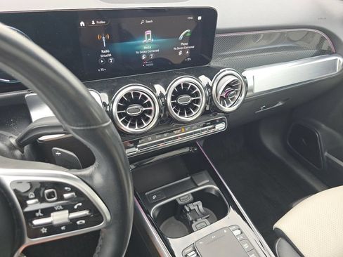Used 2023 Mercedes-Benz GLB 250 4MATIC image 32