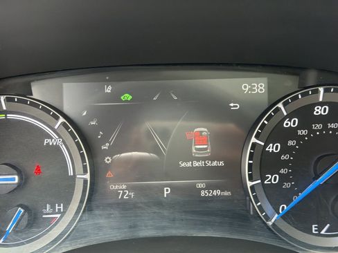 Used 2021 Toyota Highlander Limited image 27