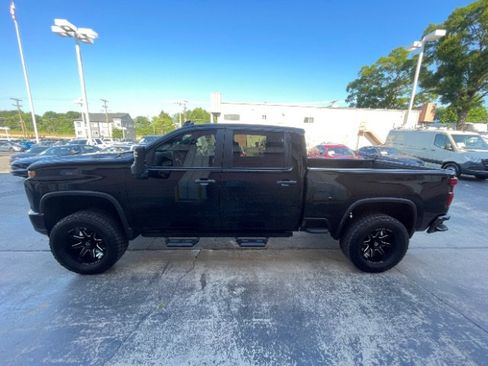 Used 2021 Chevrolet Silverado 2500 Custom w/ Custom Value Package AWD/4WD image 3