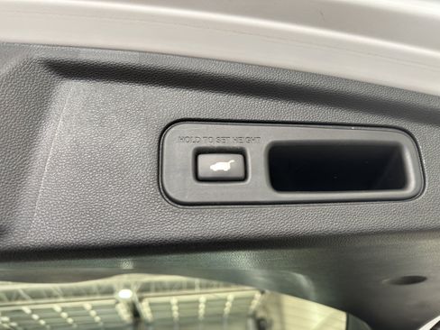 Used 2022 Acura MDX A-Spec image 16