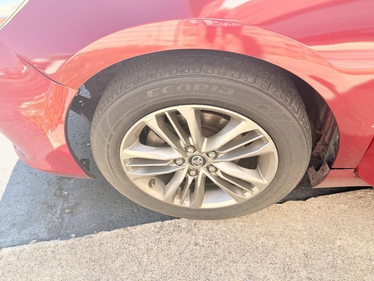 Used 2017 Toyota Camry SE FWD image 25