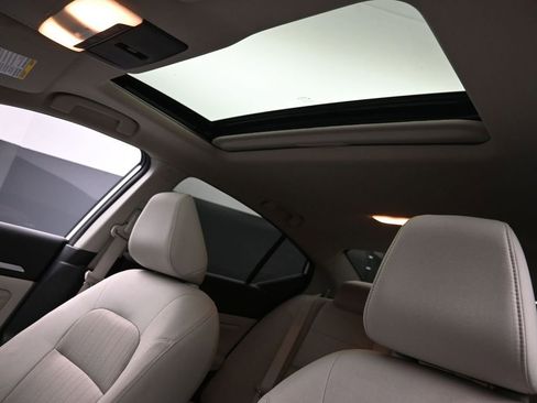 Used 2022 Nissan Altima 2.5 SV w/ SV Premium Package image 18