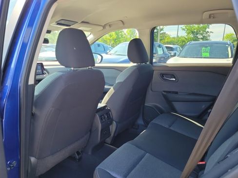 Used 2023 Nissan Rogue SV image 12
