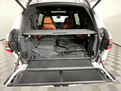 Used 2023 BMW X7 xDrive40i w/ Executive Package image 28