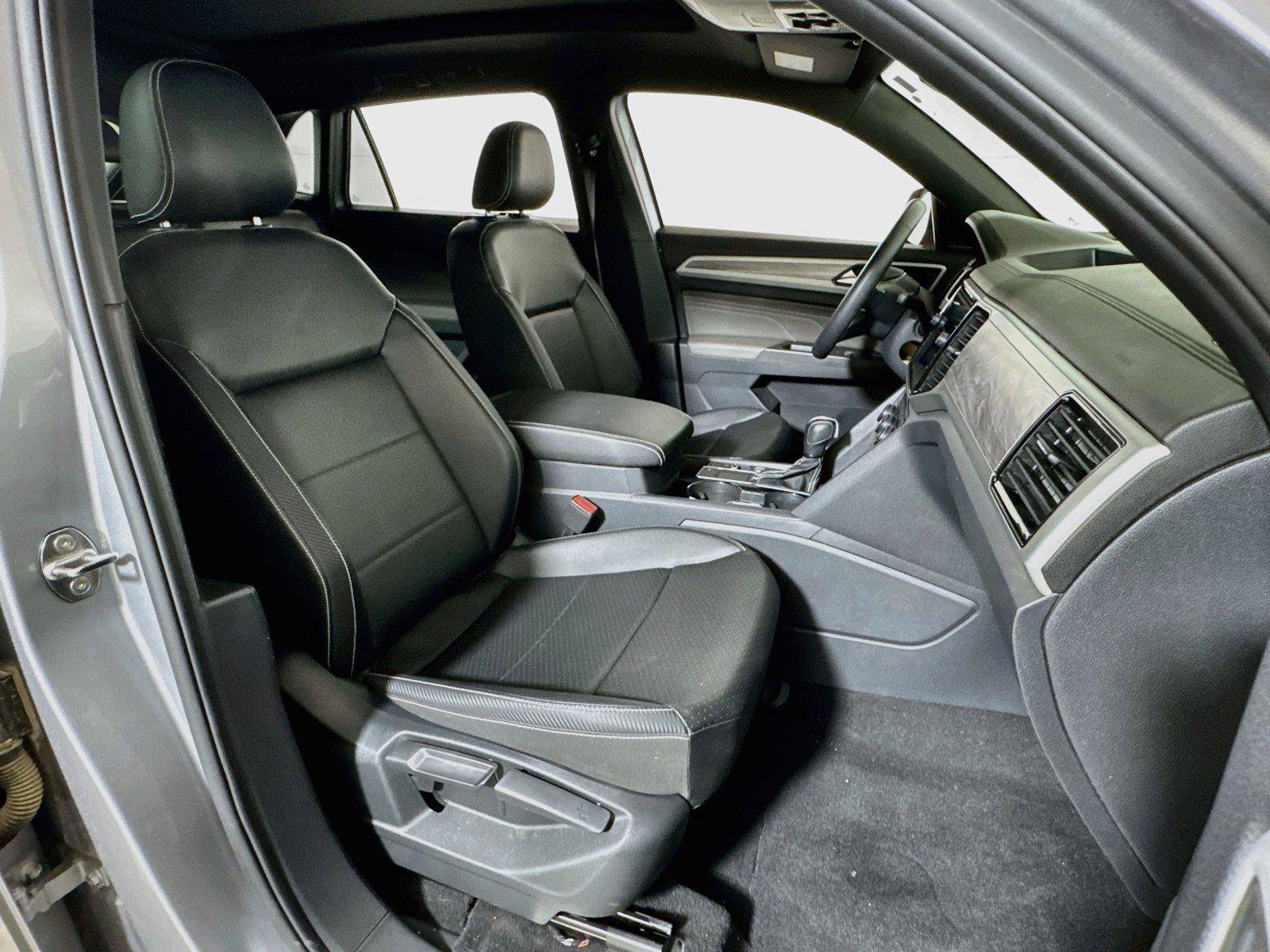 Used 2023 Volkswagen Atlas Cross Sport SE w/ Panoramic Sunroof Package FWD image 24