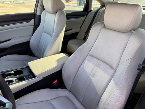 Used 2020 Honda Accord EX image 24