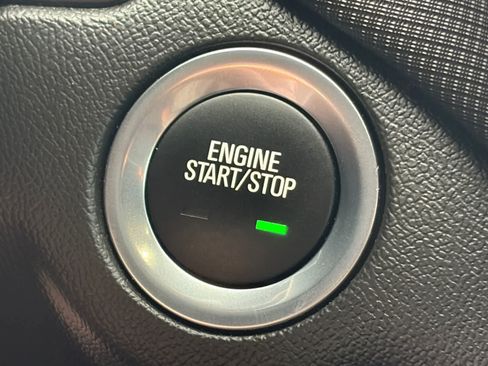 Used 2023 Chevrolet Equinox RS FWD image 19