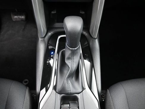 Certified 2025 Toyota Corolla Cross LE image 24