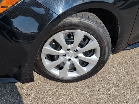 Used 2024 Toyota Corolla LE FWD image 5