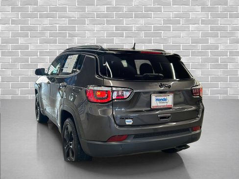 Used 2018 Jeep Compass Latitude image 3