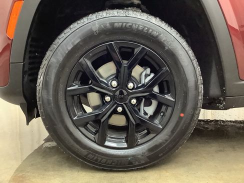 New 2026 Jeep Grand Cherokee Altitude AWD/4WD image 29