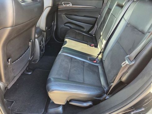 Used 2021 Jeep Grand Cherokee Laredo X RWD image 14