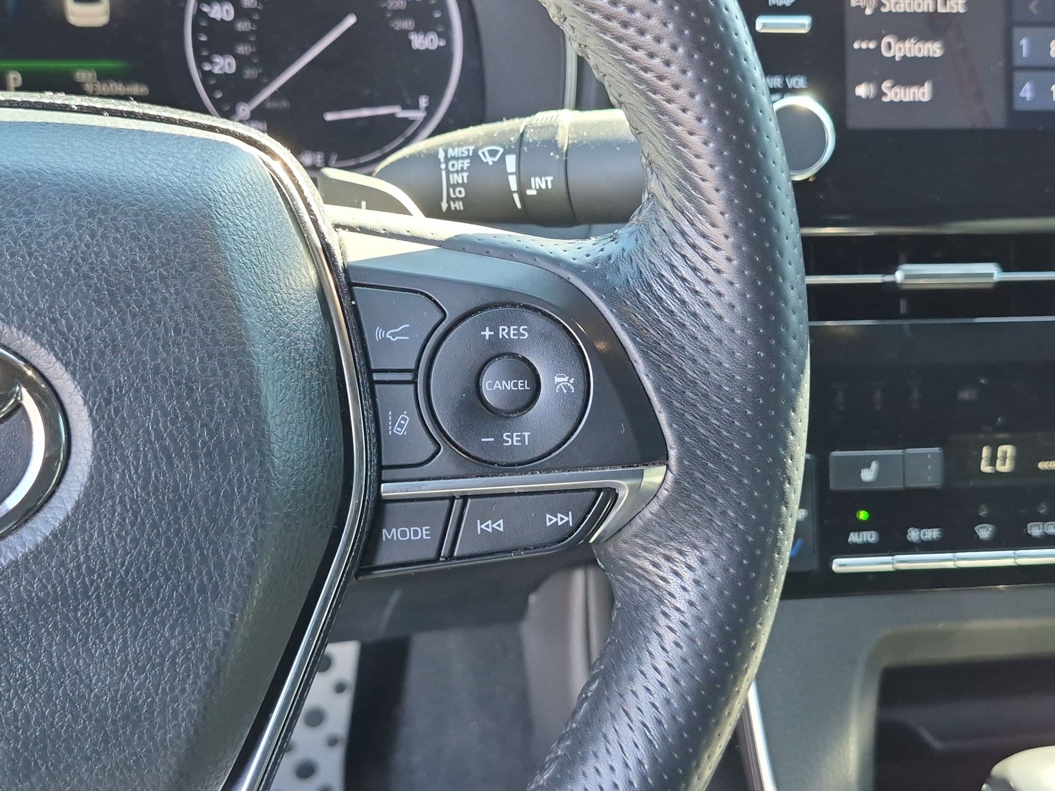 Used 2022 Toyota Avalon XSE FWD image 20