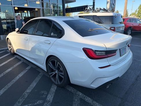 Used 2021 BMW 330i Sedan w/ M Sport Package RWD image 8