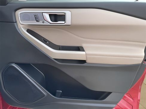 Used 2021 Ford Explorer Limited w/ Equipment Group 301A image 16