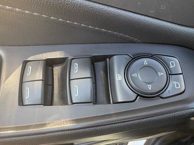 Used 2023 Chevrolet Traverse LT FWD image 17