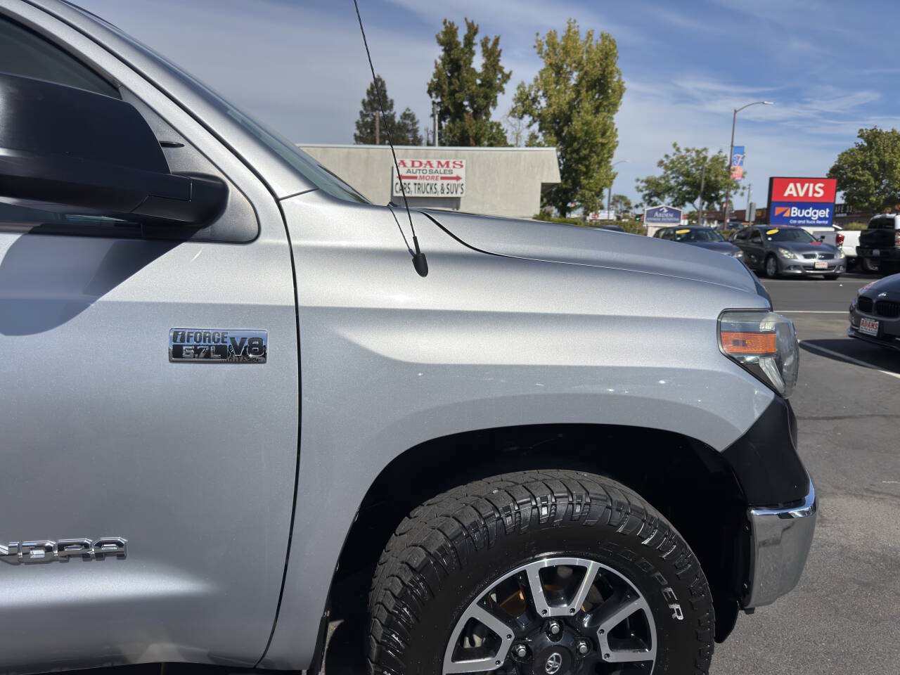 Used 2018 Toyota Tundra SR5 w/ TRD Off Road Package AWD/4WD image 27