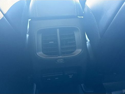 Used 2019 Jeep Cherokee Limited AWD/4WD image 24