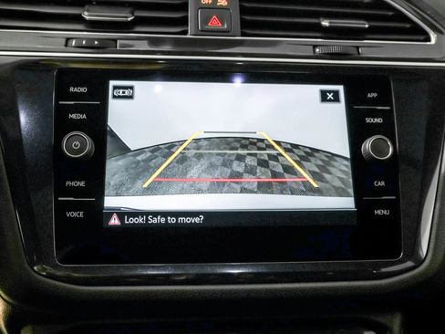 Used 2022 Volkswagen Tiguan SE R-Line image 7