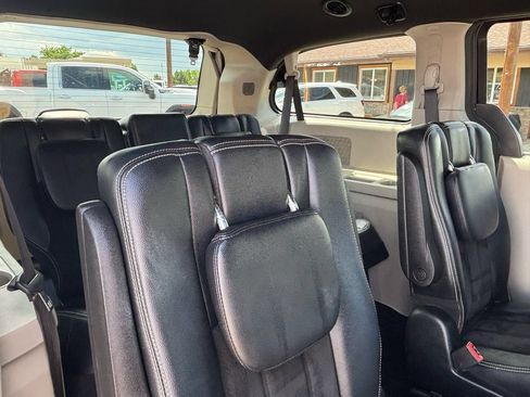 Used 2017 Dodge Grand Caravan SXT FWD image 24