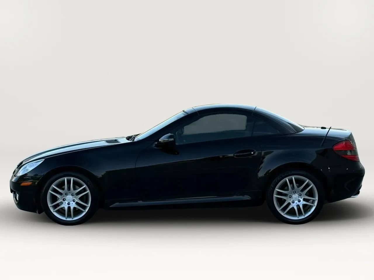 Used 2009 Mercedes-Benz SLK 300 image 5