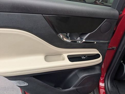 Used 2025 Lincoln Corsair Premiere w/ Equipment Group 101A image 26