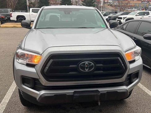 Used 2022 Toyota Tacoma SR image 2