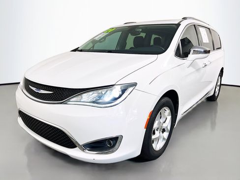 Used 2020 Chrysler Pacifica Limited FWD image 10